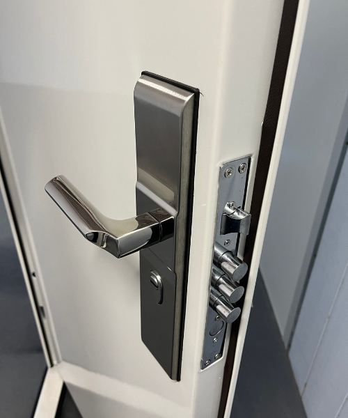 Fechadura mecânica para porta de segurança